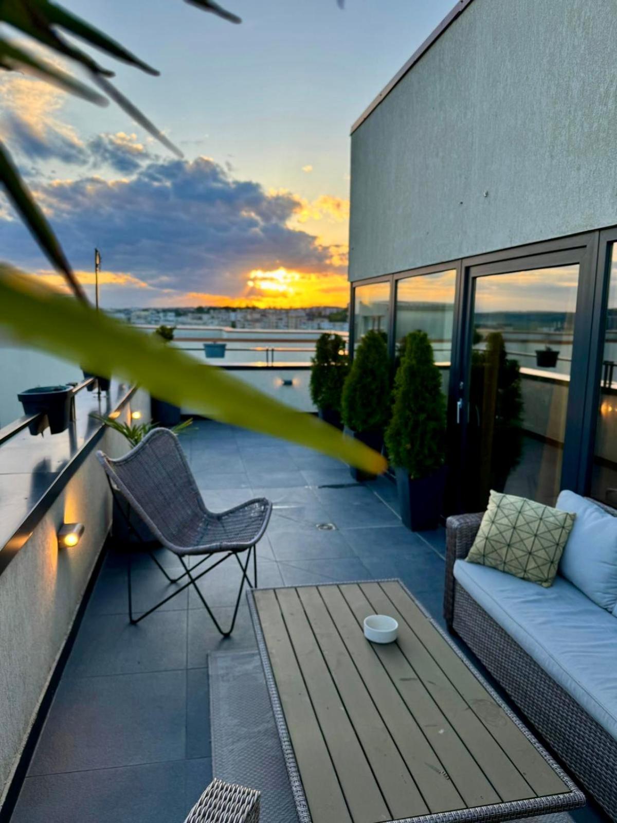 Penthouse Exclusive View , Iasiアパートメント エクステリア 写真